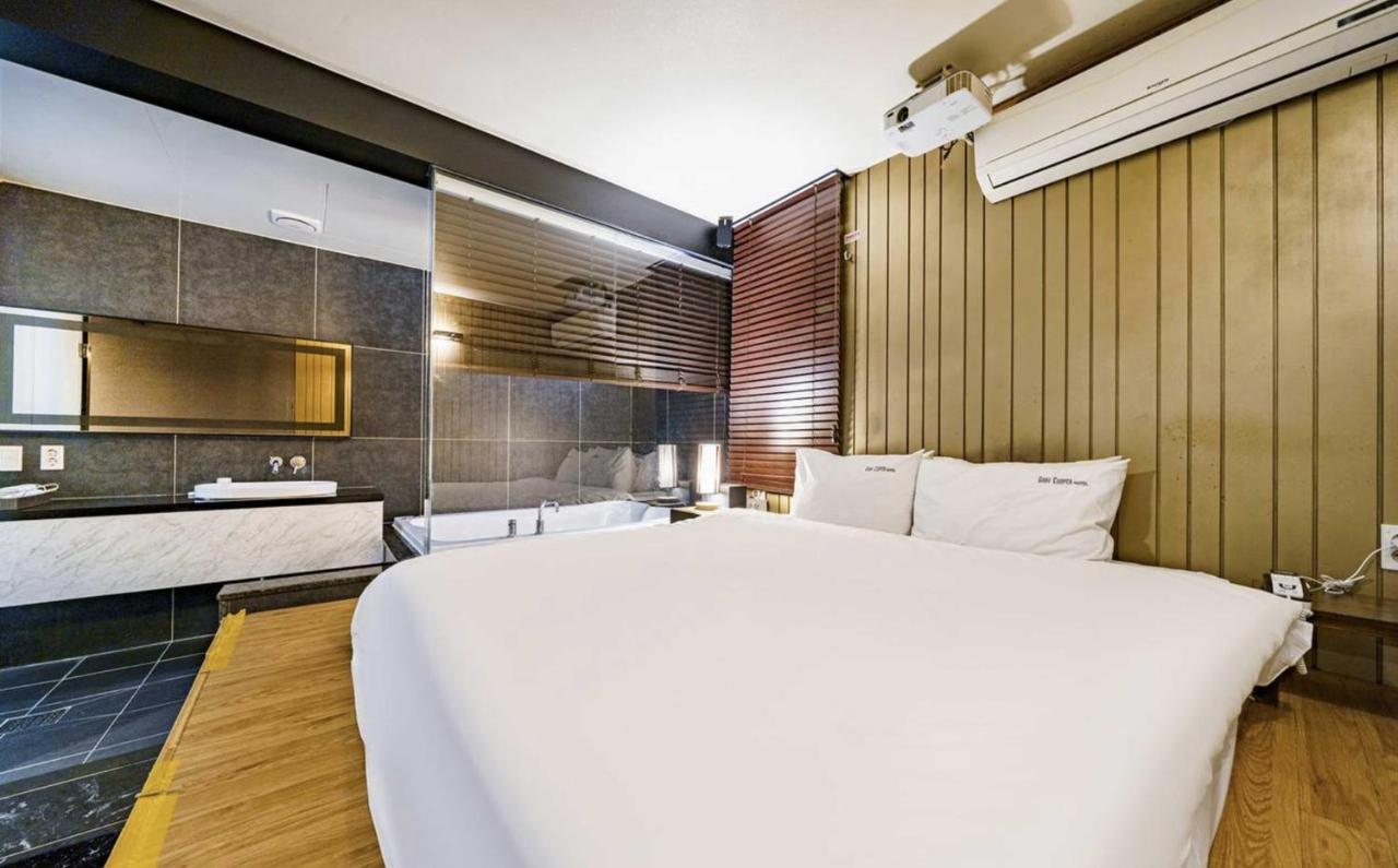 Haeundae Gary Cooper Hotel Busan Exterior photo
